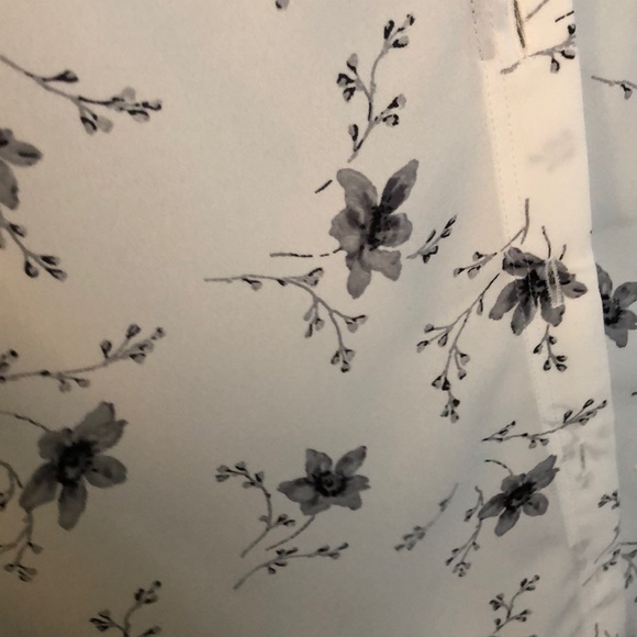 NWOT Loft Floral Watercolor blouse - Picture 3 of 4